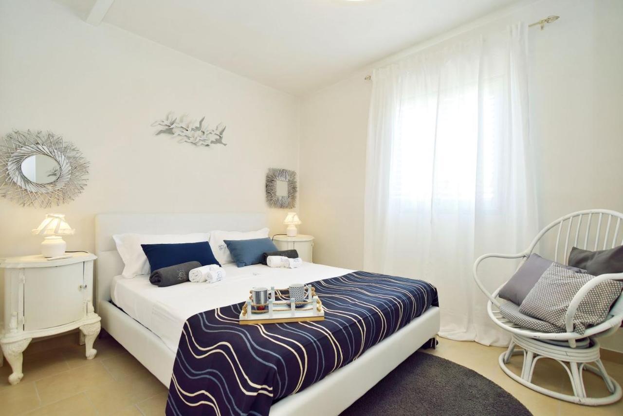 CASA SULLA SPIAGGIA con ACCESSO E SPIAGGIA PRIVATA Santa Maria Del Focallo Exterior foto