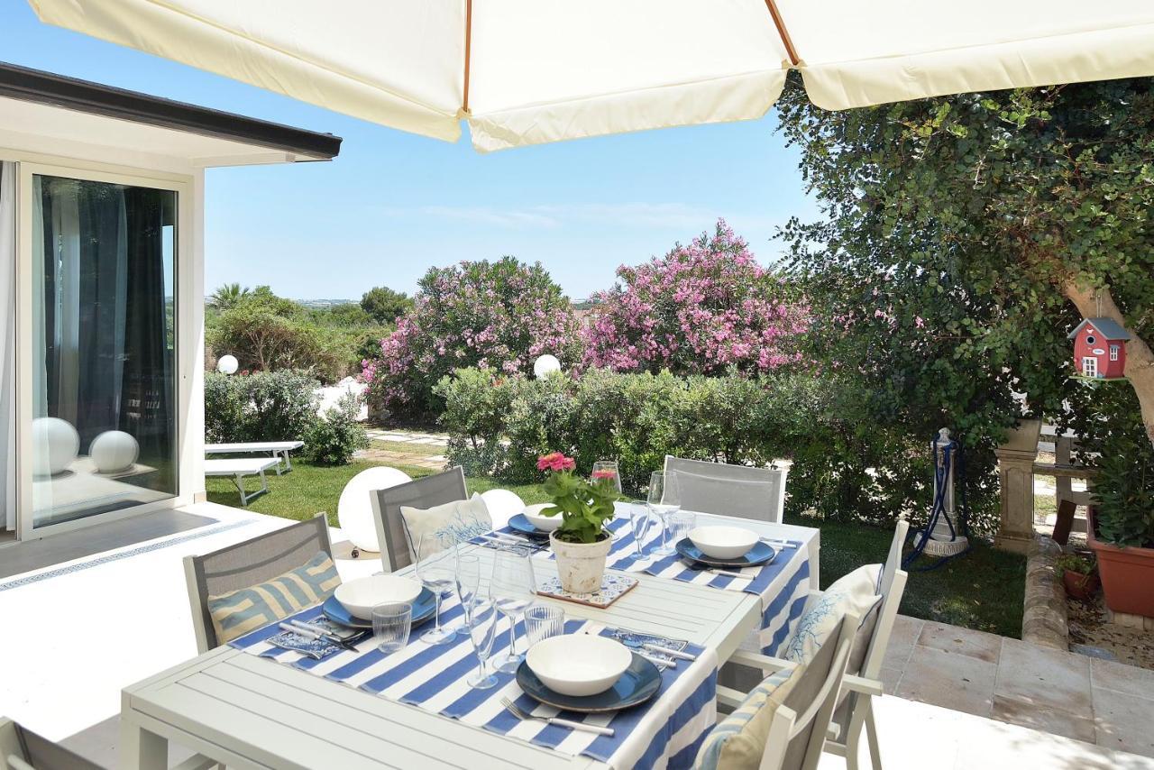 CASA SULLA SPIAGGIA con ACCESSO E SPIAGGIA PRIVATA Santa Maria Del Focallo Exterior foto