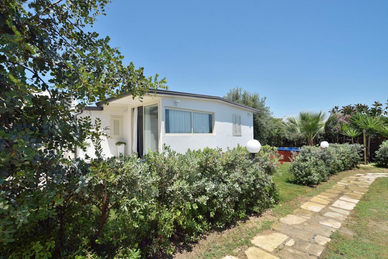 CASA SULLA SPIAGGIA con ACCESSO E SPIAGGIA PRIVATA Santa Maria Del Focallo Exterior foto