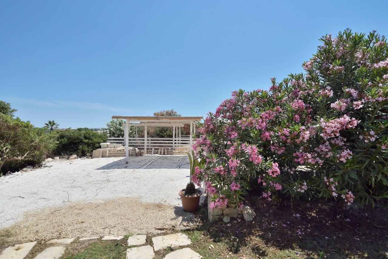 CASA SULLA SPIAGGIA con ACCESSO E SPIAGGIA PRIVATA Santa Maria Del Focallo Exterior foto