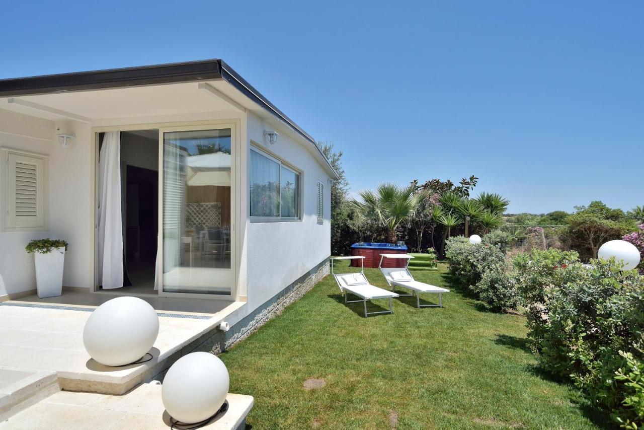 CASA SULLA SPIAGGIA con ACCESSO E SPIAGGIA PRIVATA Santa Maria Del Focallo Exterior foto