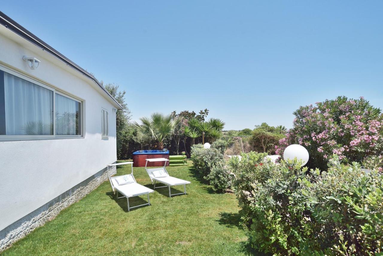 CASA SULLA SPIAGGIA con ACCESSO E SPIAGGIA PRIVATA Santa Maria Del Focallo Exterior foto